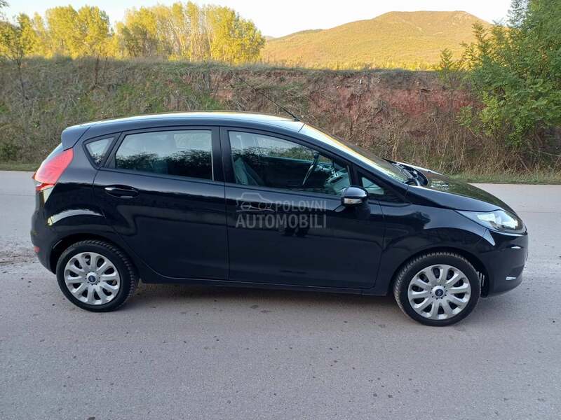 Ford Fiesta 1.25i TREND CH