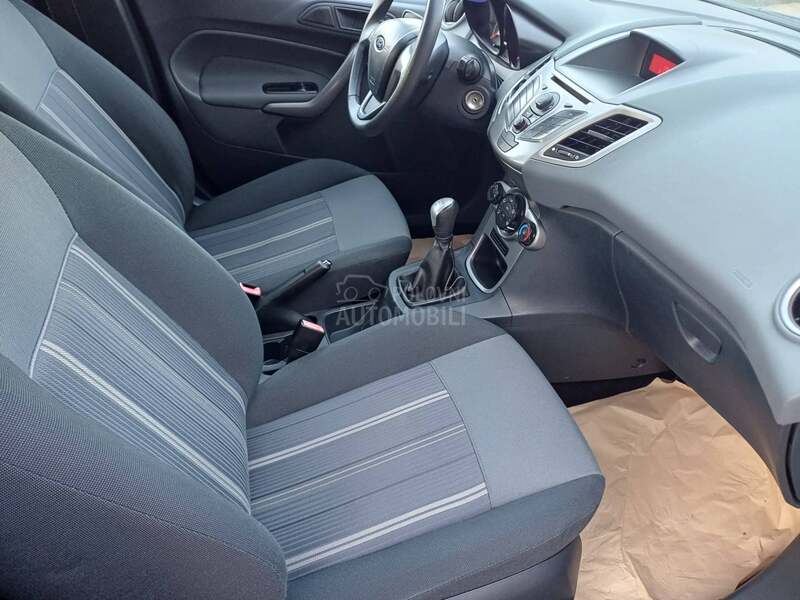 Ford Fiesta 1.25i TREND CH