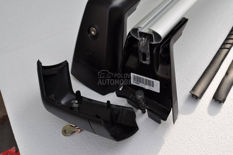 Originalni krovni nosaci C218