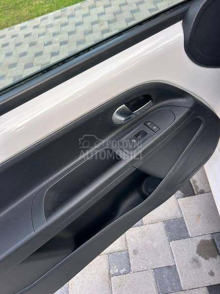 Volkswagen up! cng