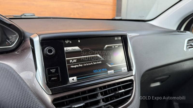 Peugeot 2008 1.2 VTi Allure