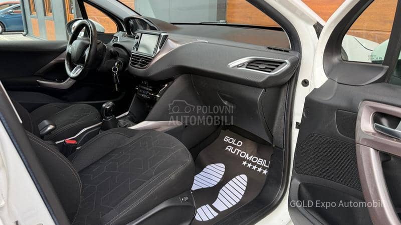 Peugeot 2008 1.2 VTi Allure