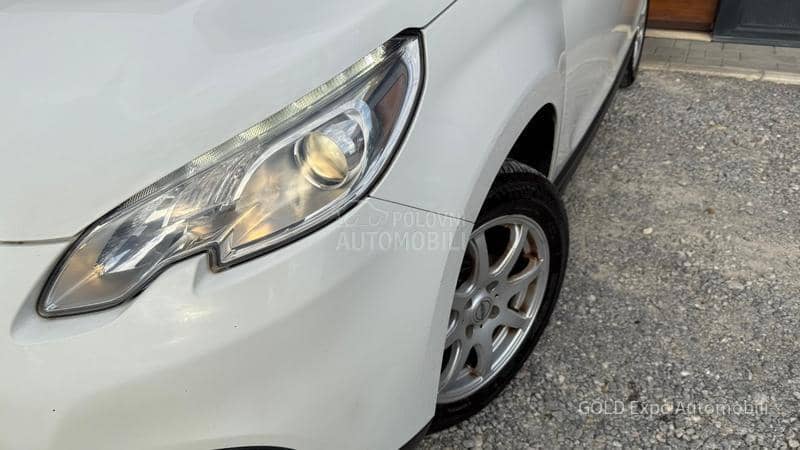 Peugeot 2008 1.2 VTi Allure