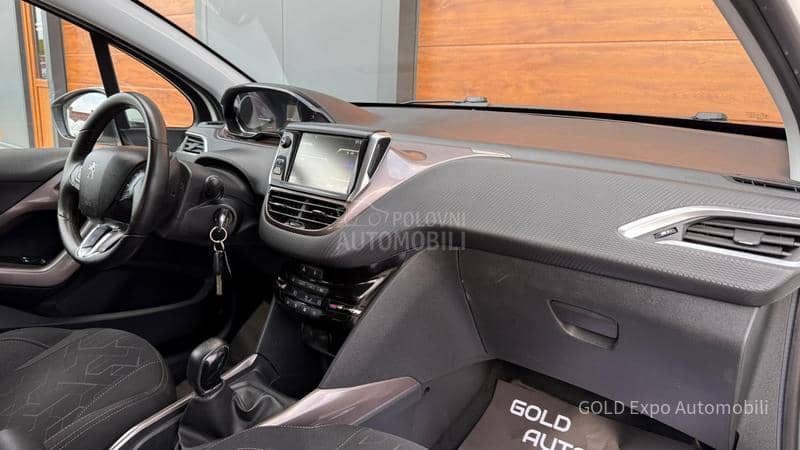 Peugeot 2008 1.2 VTi Allure