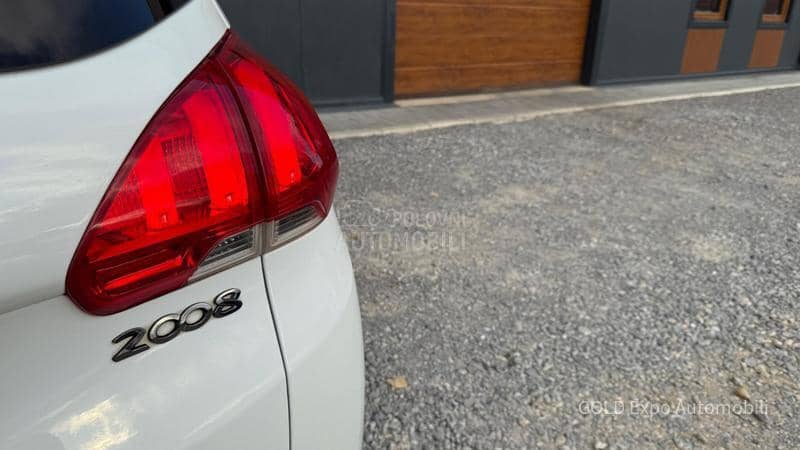 Peugeot 2008 1.2 VTi Allure
