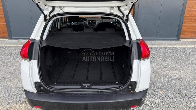 Peugeot 2008 1.2 VTi Allure