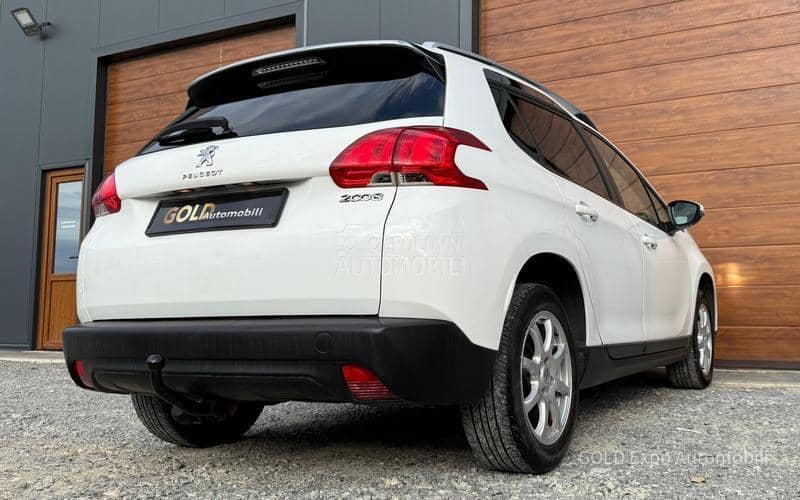 Peugeot 2008 1.2 VTi Allure