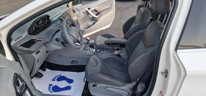 Peugeot 208 1.6 eHdi Feline/F.ul