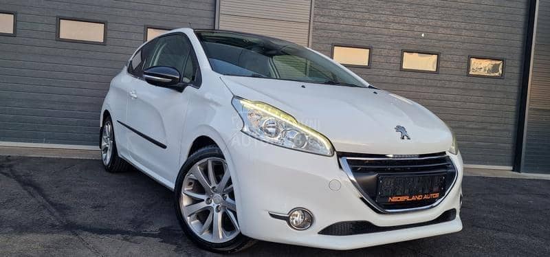 Peugeot 208 1.6 eHdi Feline/F.ul