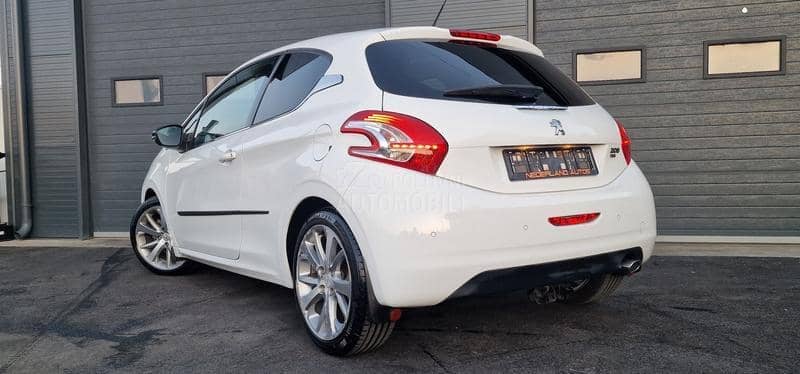 Peugeot 208 1.6 eHdi Feline/F.ul