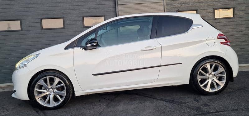 Peugeot 208 1.6 eHdi Feline/F.ul