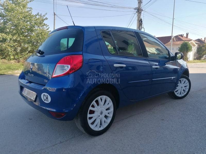 Renault Clio 1.2i EXPRESSION CH