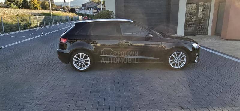 Audi A3 STronic/car vertical