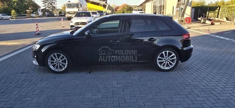 Audi A3 STronic/car vertical