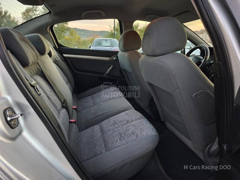 Peugeot 407 1.8i