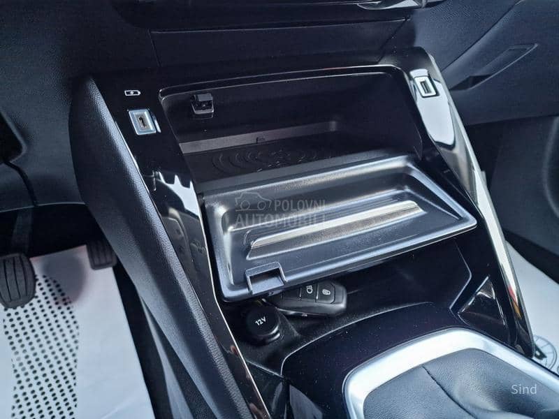 Peugeot 208 1.2 PURETECH ALLURE
