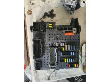 Kutija osigurača za Volvo XC90 od 2007. do 2014. god.