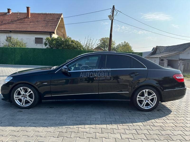 Mercedes Benz E 250 4MATIC 7G TRONIC