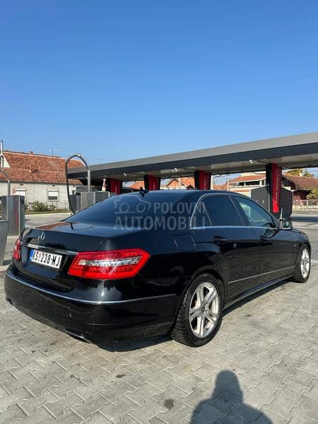 Mercedes Benz E 250 4MATIC 7G TRONIC