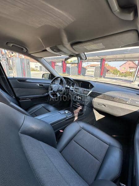 Mercedes Benz E 250 4MATIC 7G TRONIC
