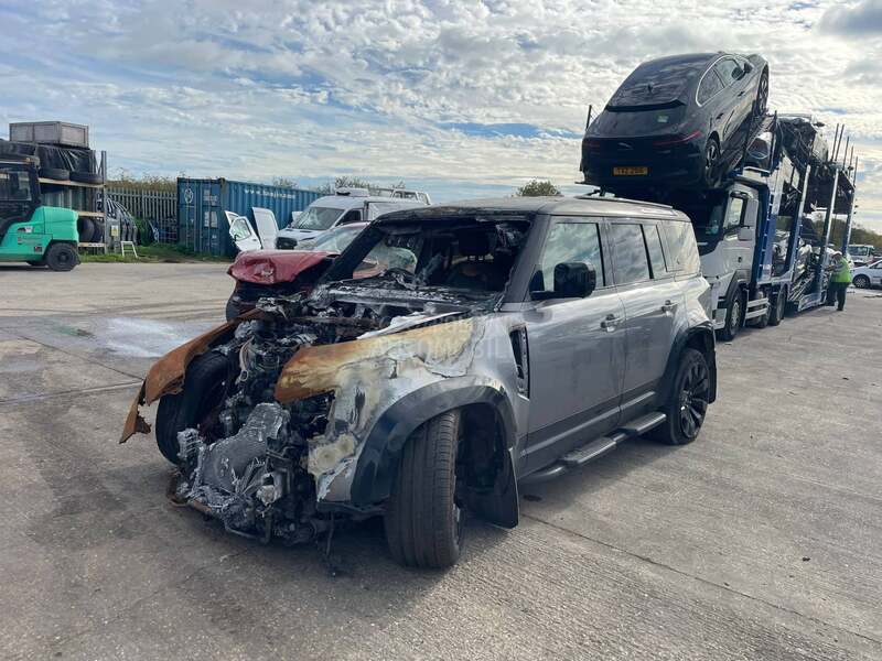 Land Rover Defender 2.0 204DTA 2020. god. -  kompletan auto u delovima