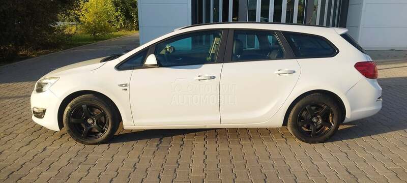 Opel Astra J 1.7 D COSMO Restyle