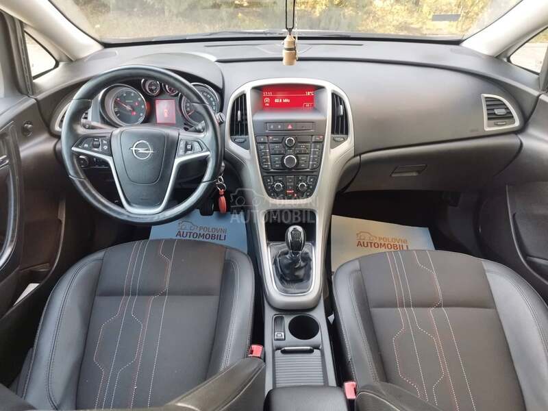 Opel Astra J 1.7 D COSMO Restyle