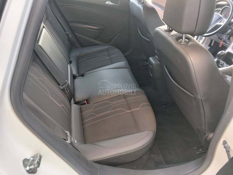 Opel Astra J 1.7 D COSMO Restyle