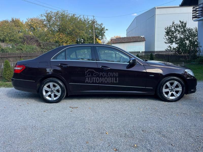 Mercedes Benz E 220 N.A.V.I