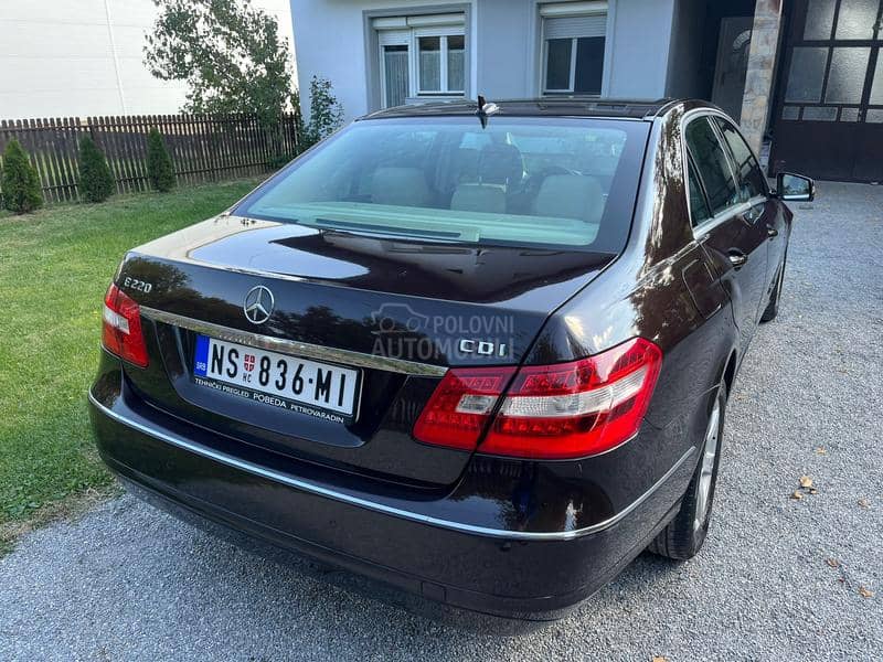 Mercedes Benz E 220 N.A.V.I