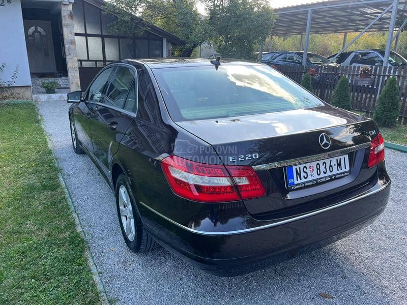 Mercedes Benz E 220 N.A.V.I