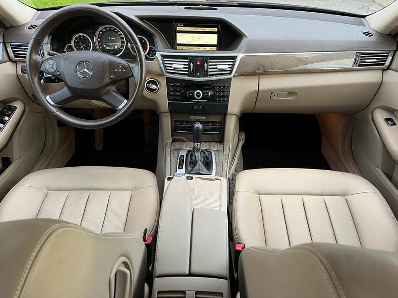 Mercedes Benz E 220 N.A.V.I