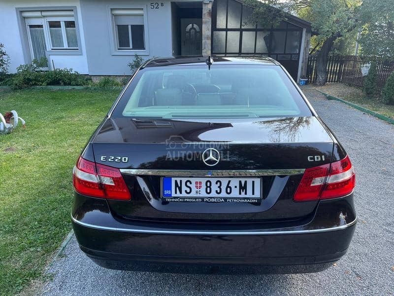 Mercedes Benz E 220 N.A.V.I