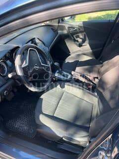 Opel Astra J limuzina 1,6