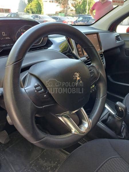 Peugeot 208 1.2E