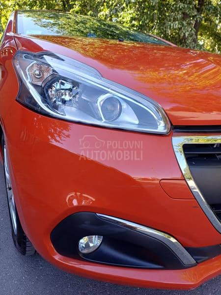 Peugeot 208 1.2E