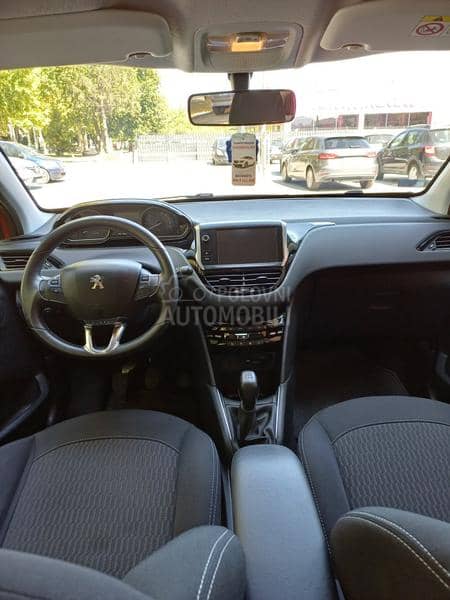 Peugeot 208 1.2E