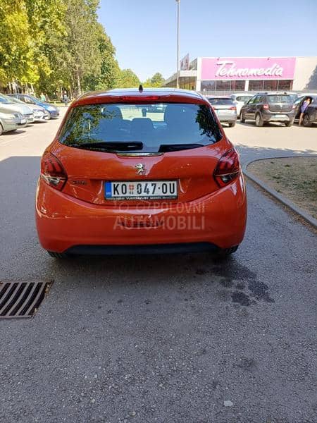 Peugeot 208 1.2E