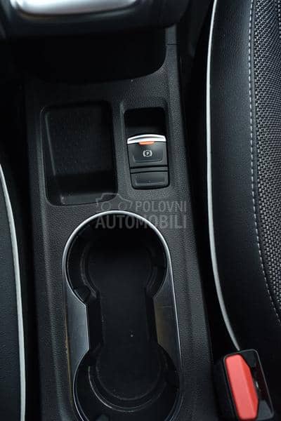 Renault Captur Intens TCe 140