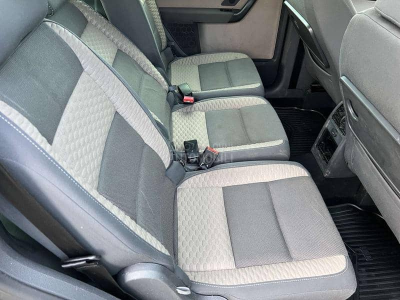 Volkswagen Touran CROSS