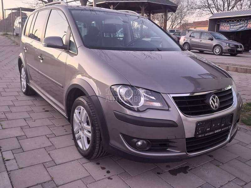 Volkswagen Touran CROSS