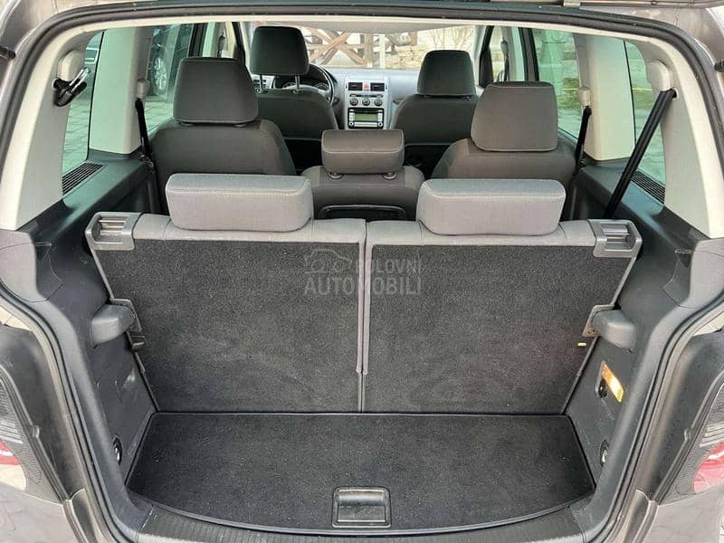 Volkswagen Touran CROSS