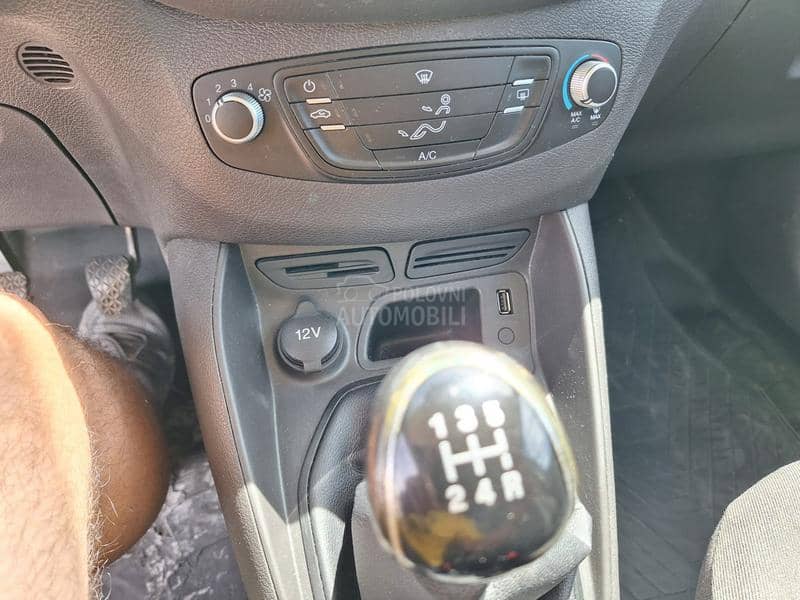 Ford Transit Courier 