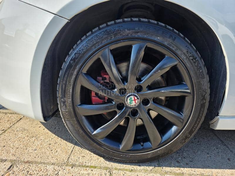 Alfa Romeo Giulietta 2.0mjet AUT/NAV 128K Alfa Romeo Giulietta 2.0mjet AUT/NAV 128K