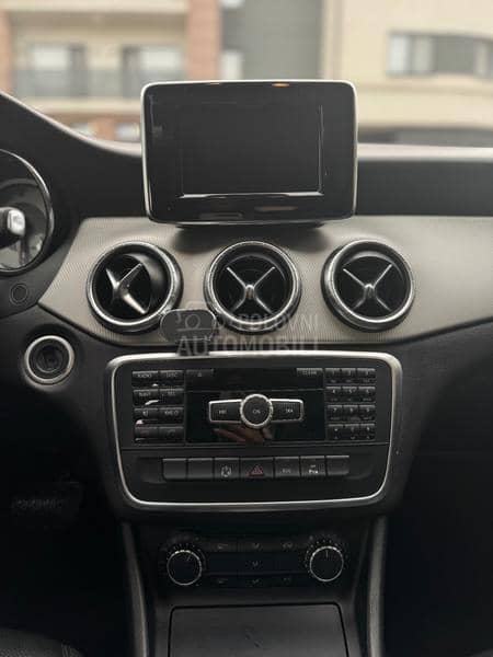 Mercedes Benz CLA 200 1.8