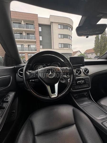 Mercedes Benz CLA 200 1.8