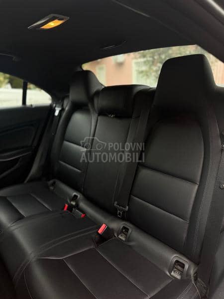 Mercedes Benz CLA 200 1.8