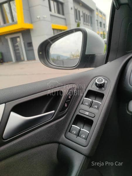 Volkswagen Golf 6 1.6 TDI ALKANTARA