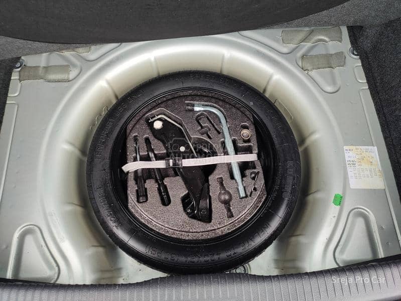 Volkswagen Golf 6 1.6 TDI ALKANTARA