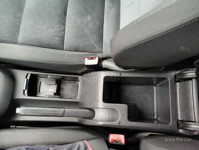 Volkswagen Golf 6 1.6 TDI ALKANTARA